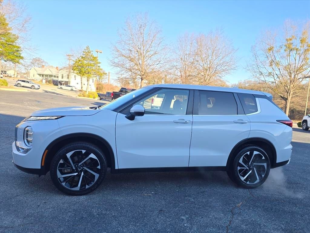 2024 Mitsubishi Outlander SE