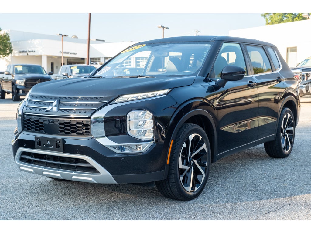 2024 Mitsubishi Outlander SE