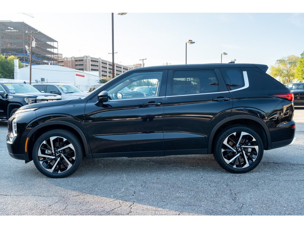 2024 Mitsubishi Outlander SE