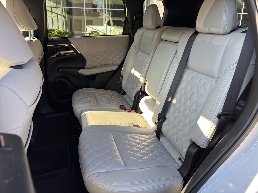 2024 Mitsubishi Outlander Plug-In Hybrid SEL