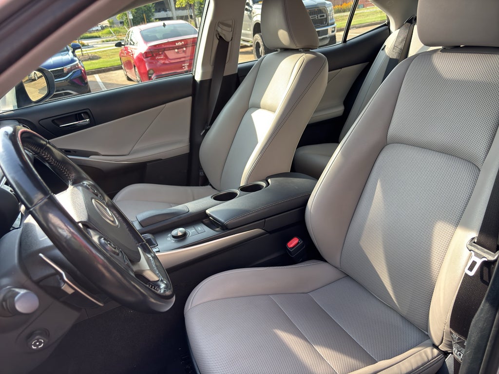 2016 Lexus IS 200t 
