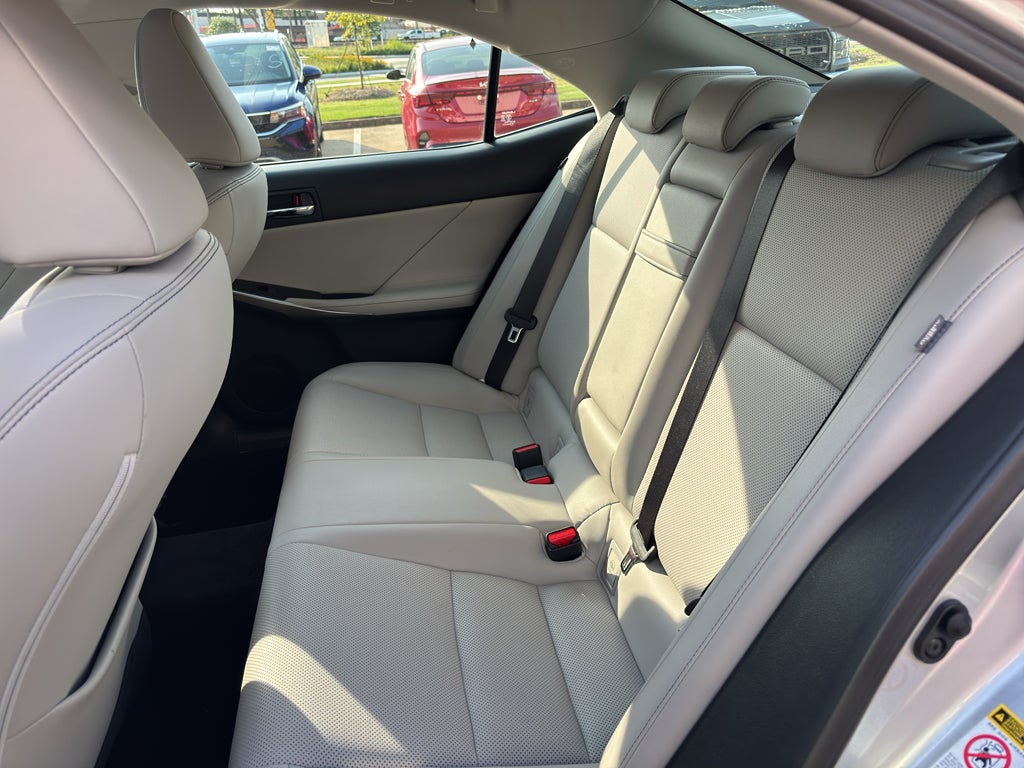 2016 Lexus IS 200t 