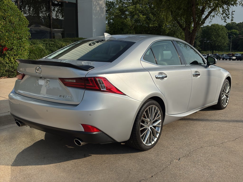 2016 Lexus IS 200t 