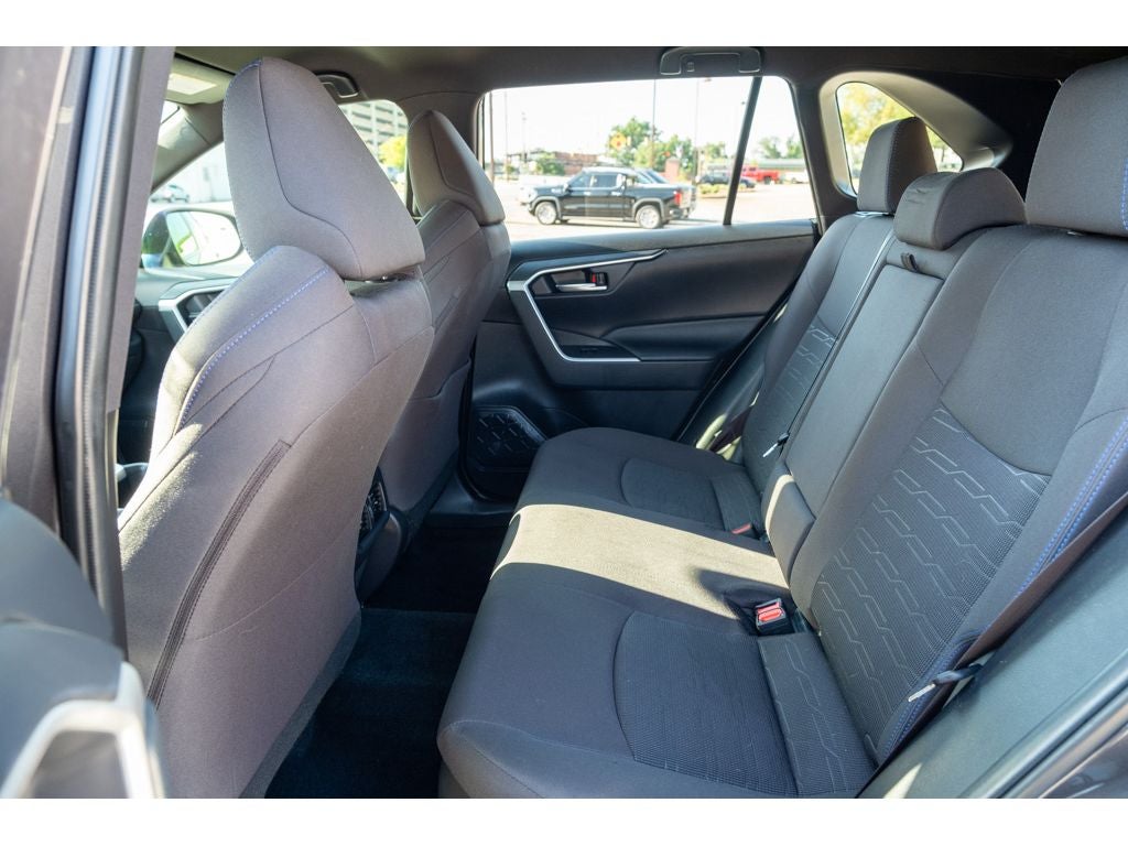2022 Toyota RAV4 Hybrid SE