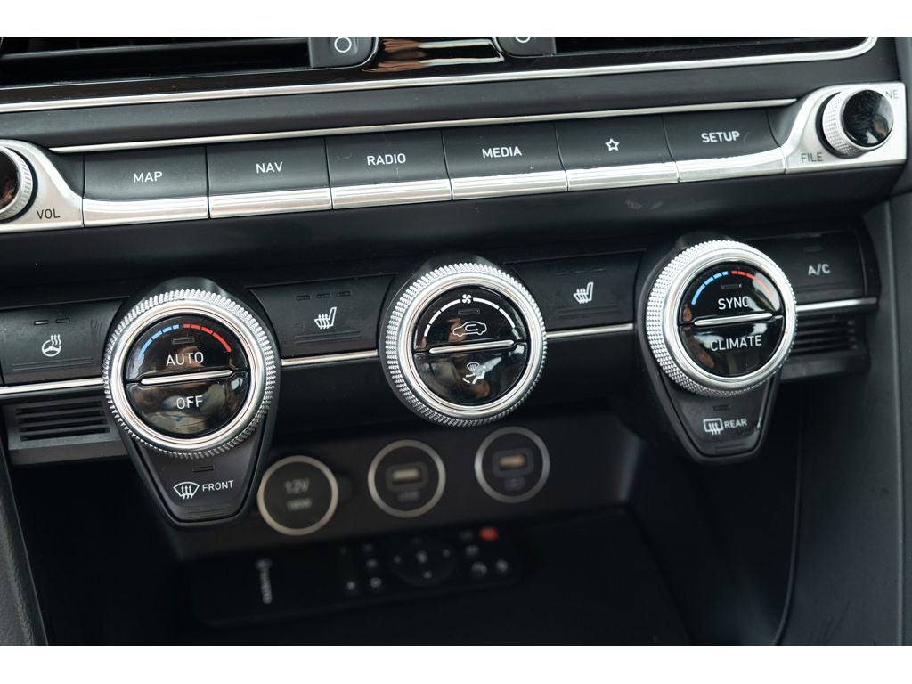 2023 Genesis G70 2.0T
