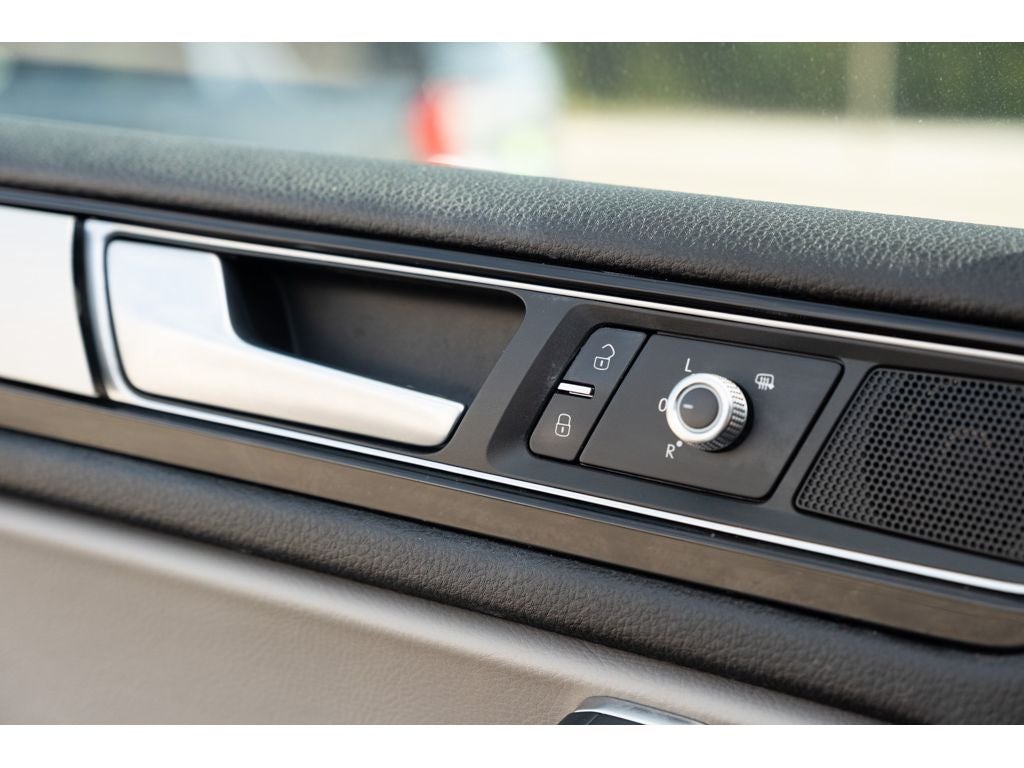 2017 Volkswagen Touareg Wolfsburg Edition