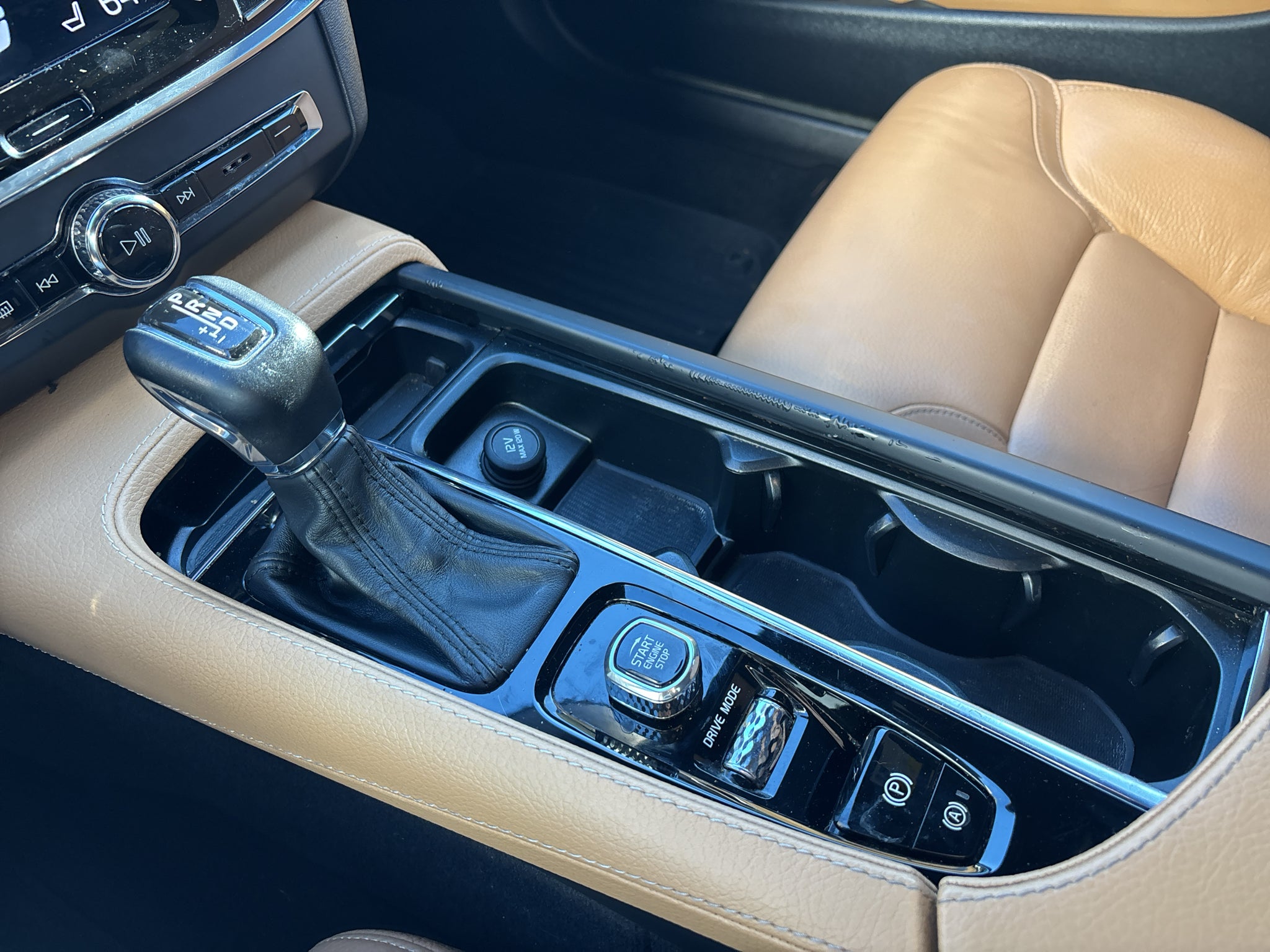 2018 Volvo V90 Cross Country Base
