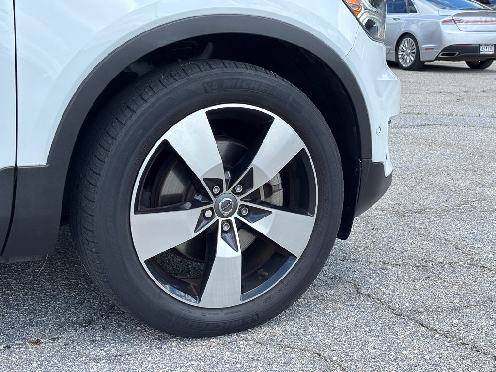 2019 Volvo XC40 Momentum