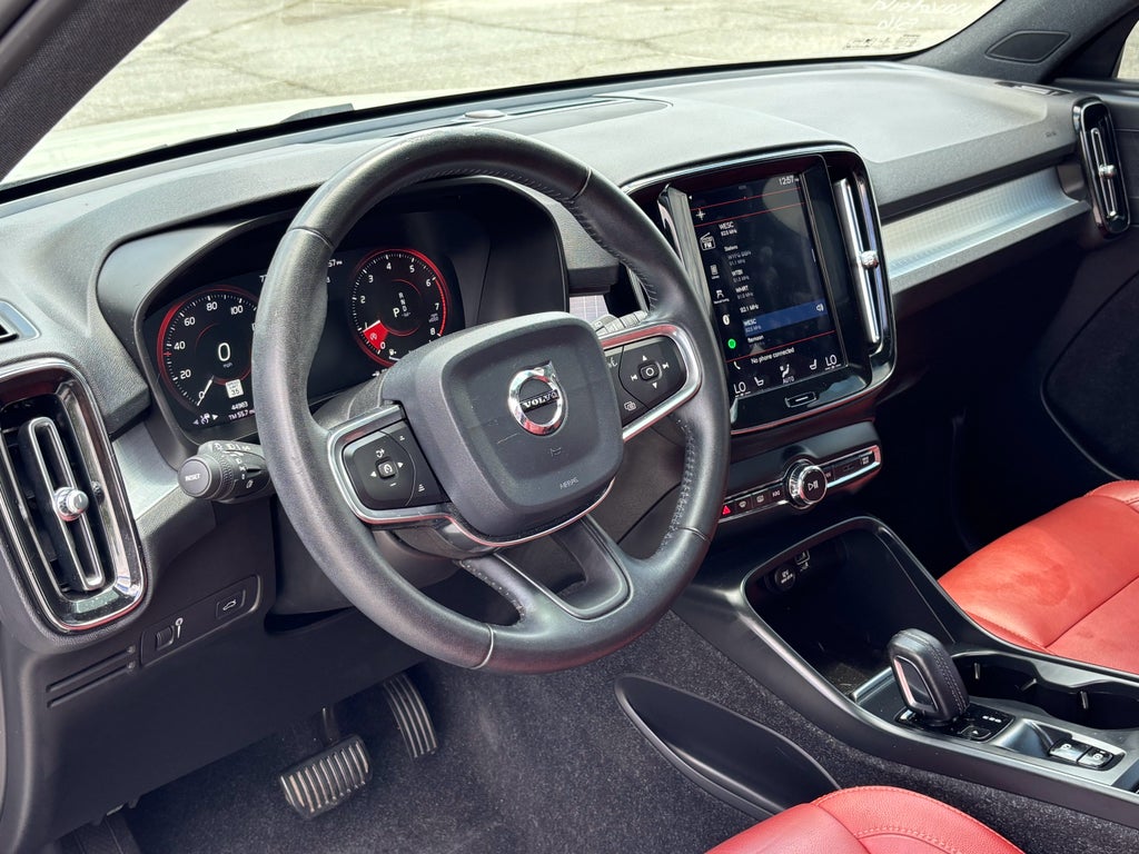 2019 Volvo XC40 Momentum