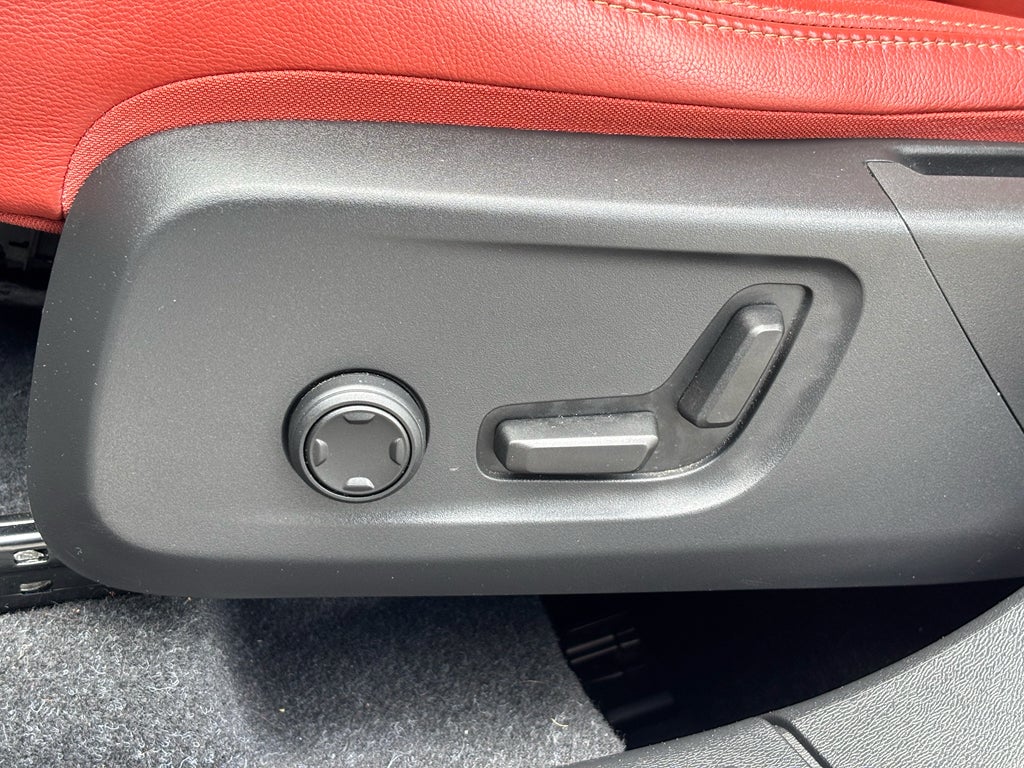 2019 Volvo XC40 Momentum