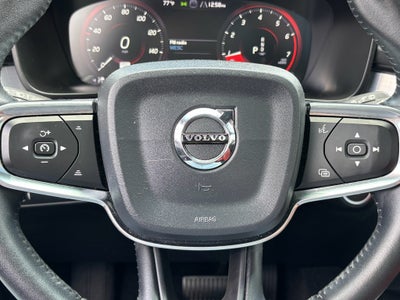 2019 Volvo XC40 Momentum