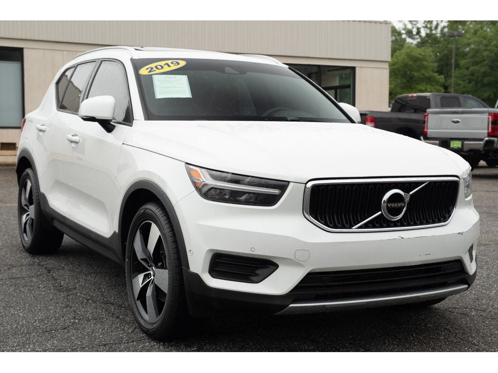 2019 Volvo XC40 XC40 T5 Momentum