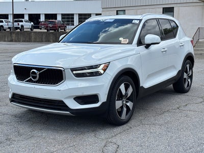 2019 Volvo XC40 Momentum
