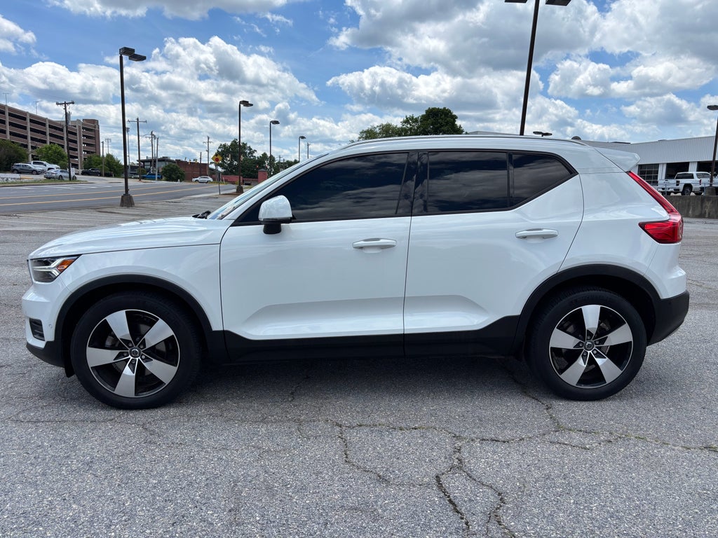 2019 Volvo XC40 Momentum